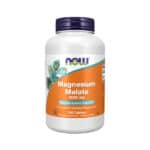 Frasco branco do suplemento Magnésio Malato 1000 mg da marca Now Foods, contendo 180 comprimidos. A embalagem apresenta uma etiqueta laranja com detalhes verdes e brancos, destacando o suporte ao sistema nervoso e a presença de 115 mg de magnésio elementar por dose. O produto é adequado para vegetarianos e veganos, além de ser Non-GMO (livre de organismos geneticamente modificados). Na lateral da etiqueta, vê-se uma ilustração de minerais, representando a origem natural do magnésio malato. Este suplemento é formulado para promover energia, saúde muscular e equilíbrio do sistema nervoso, sendo ideal para quem busca melhorar o desempenho físico e mental.