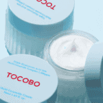 Creme facial com cinco ceramidas e ácido hialurónico de diferentes tamanhos moleculares. Hidrata profundamente, fortalece a barreira da pele e possui textura leve e de rápida absorção.