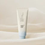 Frasco do Protetor Solar Relief Sun Aqua-Fresh Rice + B5 SPF50+ 50ml da Beauty of Joseon, com fórmula leve e hidratante para proteção diária.