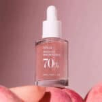 Frasco do Peach 70 Sérum de Niacinamida 30ml da Anua, tratamento facial iluminador com extrato de pêssego e niacinamida.